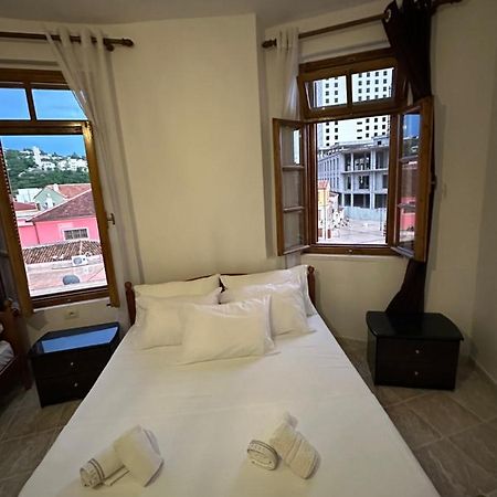 Central Charm Apartments Vlorë Buitenkant foto
