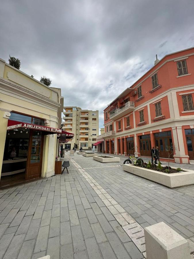 Central Charm Apartments Vlorë Buitenkant foto