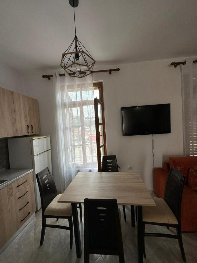 Central Charm Apartments Vlorë Buitenkant foto