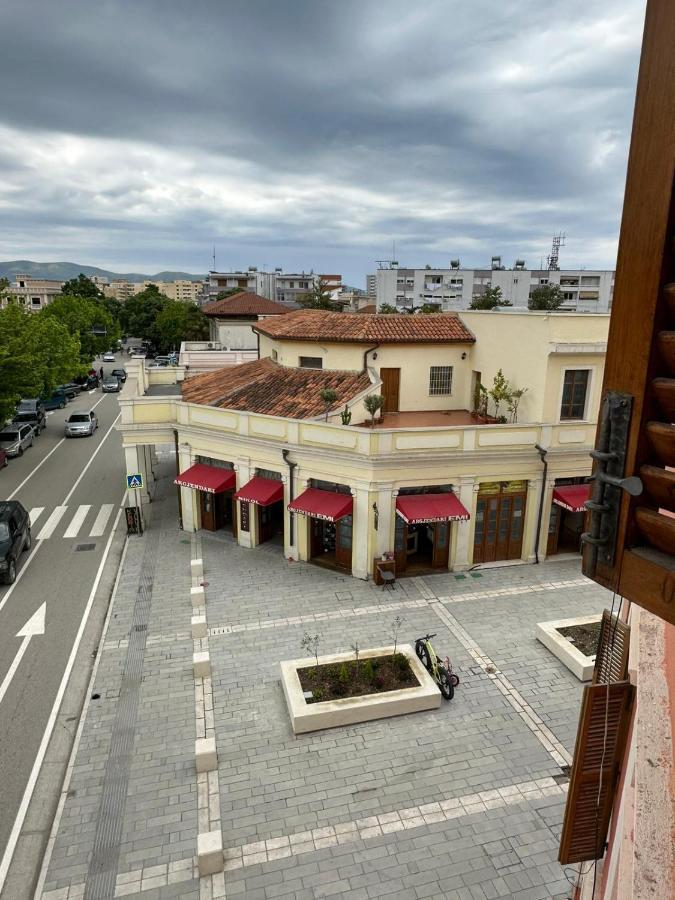 Central Charm Apartments Vlorë Buitenkant foto