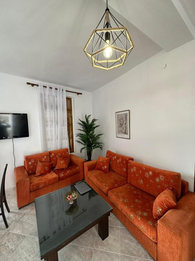 Central Charm Apartments Vlorë Buitenkant foto
