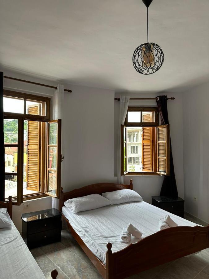 Central Charm Apartments Vlorë Buitenkant foto