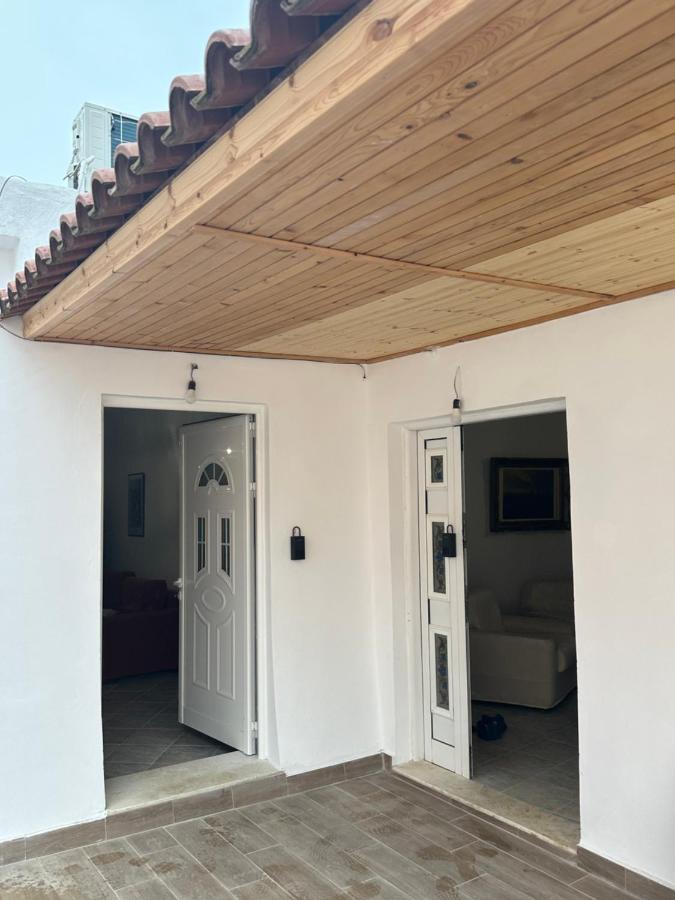 Central Charm Apartments Vlorë Buitenkant foto