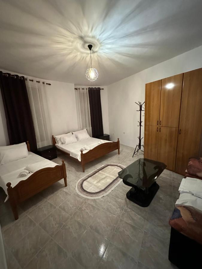 Central Charm Apartments Vlorë Buitenkant foto